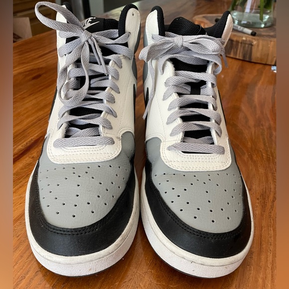 Men’s Nike Basketball Shoes - Picture 2 of 6